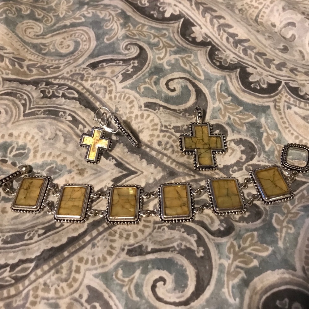 Earring, pendant and bracelet set